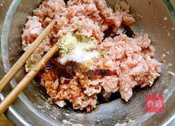 韭菜鸡蛋虾仁饺子馅的做法图解5