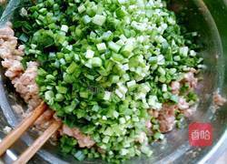韭菜鸡蛋虾仁饺子馅的做法图解8