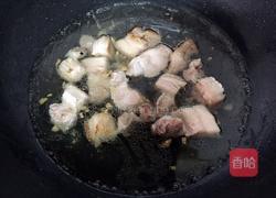 酸菜炖五花肉的做法图解6