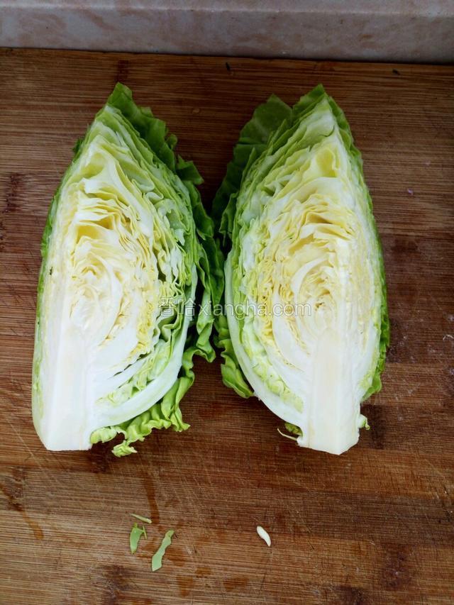大头菜切两半然后再切两半
