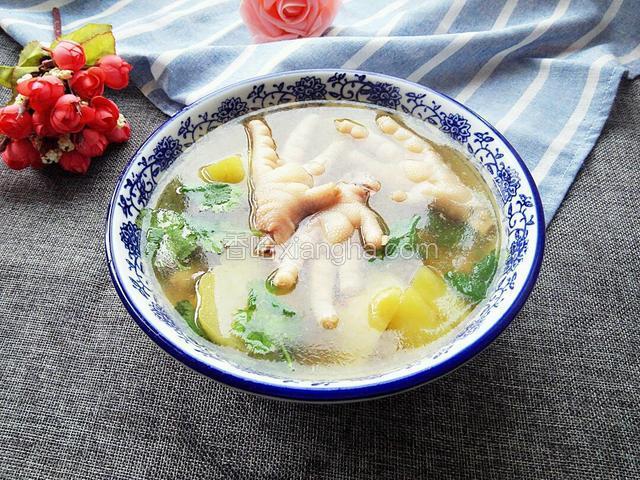 佛手瓜黄豆鸡脚汤