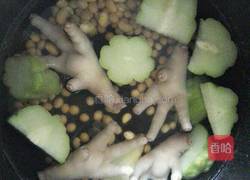佛手瓜黄豆鸡脚汤的做法图解5