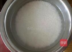 鸡肉蘑菇焖饭的做法图解1