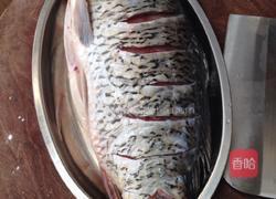 油泼鲤鱼的做法图解2