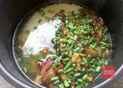 腊肉豆角焖饭的做法图解10