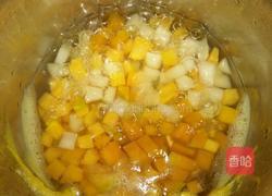 奶香南瓜土豆板栗浓汤的做法图解4