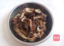 香菇鸡肉饭的做法图解3