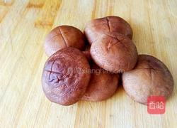 香菇土豆炖鸡块的做法图解3