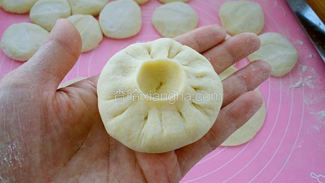 包子就包好了。