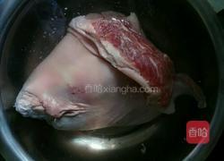 家常焖黄豆肘子的做法图解1