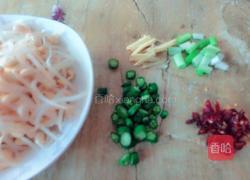 黄豆芽炒粉丝的做法图解2