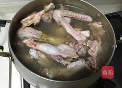 扁尖老鸭煲的做法图解1