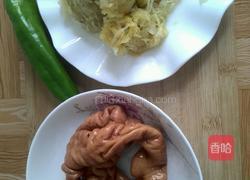 酸菜炒猪大肠的做法图解1