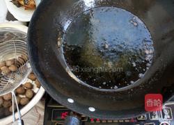 炸小鲫鱼的做法图解5