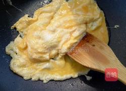 鸡蛋虾仁炒韭黄的做法图解3