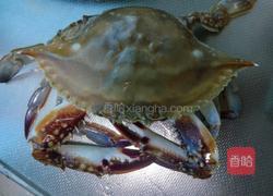 梭子蟹蒸鸡蛋的做法图解1