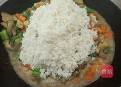 时蔬五花肉煲仔饭的做法图解7