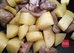 土豆炆鸭的做法图解5