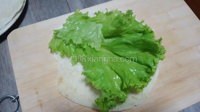 放上生菜！