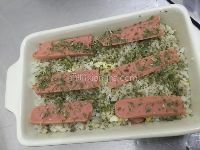 撒适量的葱花添加口感