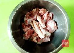 土豆炆鸭的做法图解1