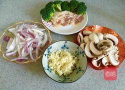 牛奶培根意大利面的做法图解2