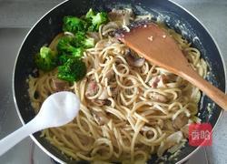 牛奶培根意大利面的做法图解13