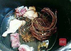 薏米鸡骨草茯苓煲老鸭的做法图解3