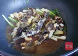 酱烧黄颡鱼的做法图解8