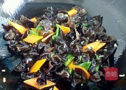 胡萝卜木耳炒鸡蛋的做法图解5