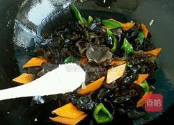 胡萝卜木耳炒鸡蛋的做法图解6