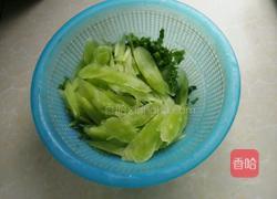 麻辣莴笋的做法图解1