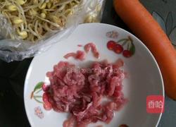 猪肉炒豆芽的做法图解1