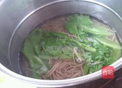 生菜牛肉芥麦面的做法图解6