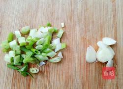 胡萝卜炒洋葱的做法图解3