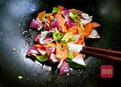 胡萝卜炒洋葱的做法图解8