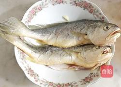 葱油黄鱼的做法图解1