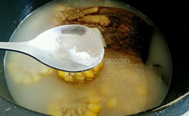 煮20分锅后 开盖加少许盐