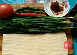 韭菜烩豆腐的做法图解1