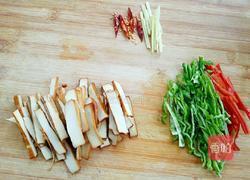 尖椒炒豆干的做法图解2