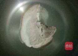 卷心菜回锅肉的做法图解1