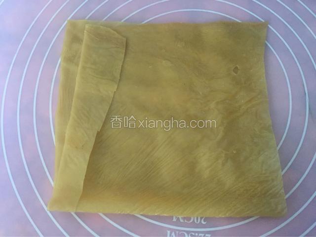 油豆皮剪成长方形备用