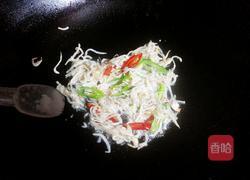 小银鱼炒辣椒的做法图解4