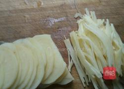 土豆丝炒西红柿的做法图解2
