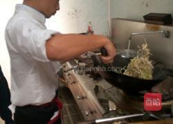 韭黄炒鸡丝的做法图解8