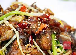 干锅香菇鸡的做法图解1