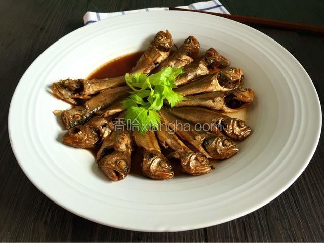 美味的小黄鱼肉烂骨酥连肉带刺统统吃光光。