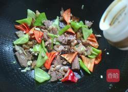 青椒炒猪头肉的做法图解5