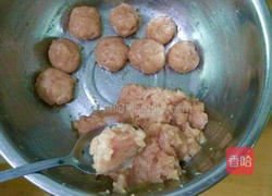 菠菜丸子汤的做法图解3