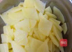 红焖小土豆的做法图解1